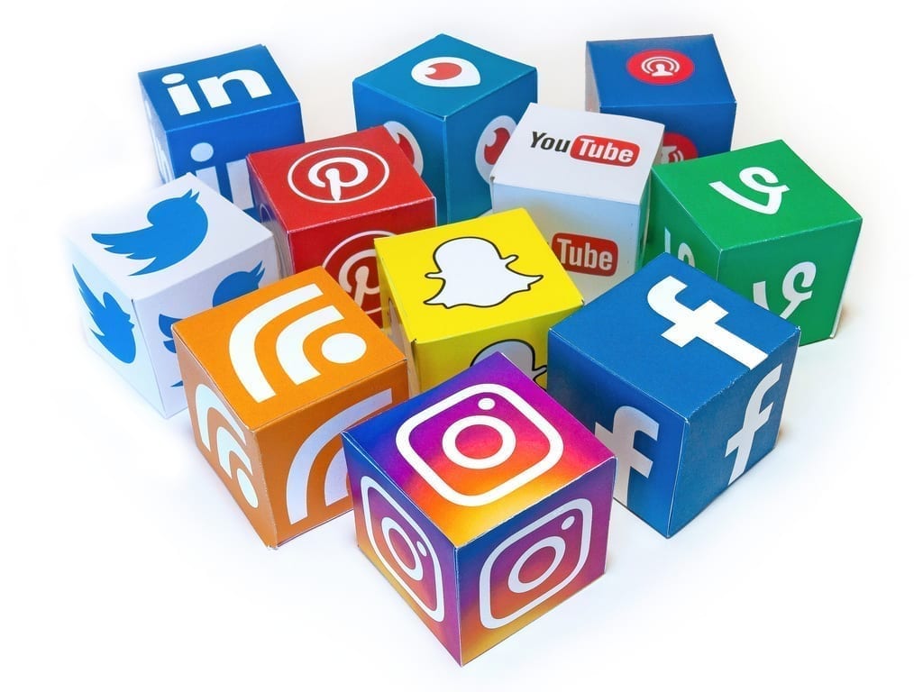 Social media icons oncubes for professional website design